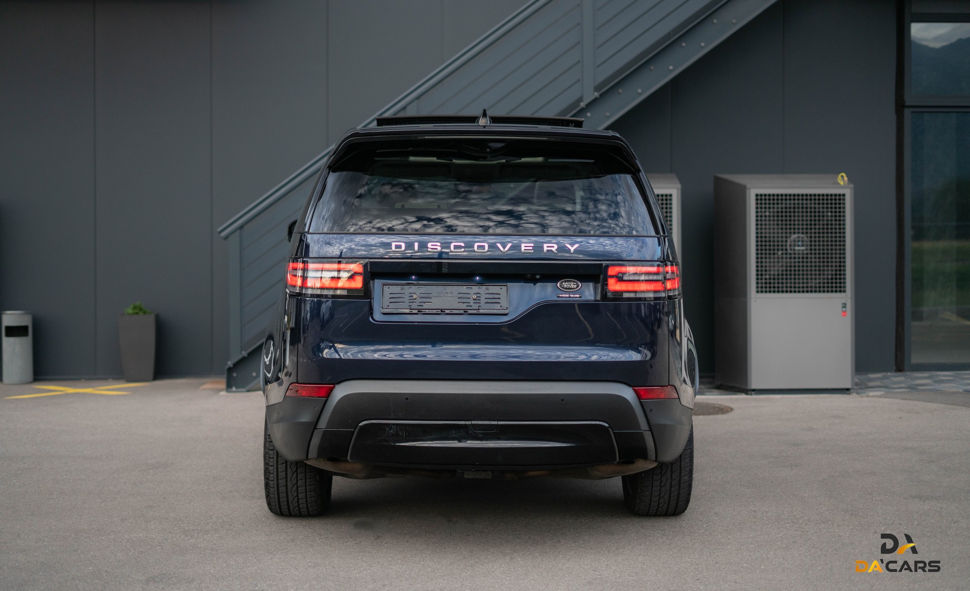 LAND ROVER Discovery 3.0 SDV6 HSE Luxury Automatic-image-4