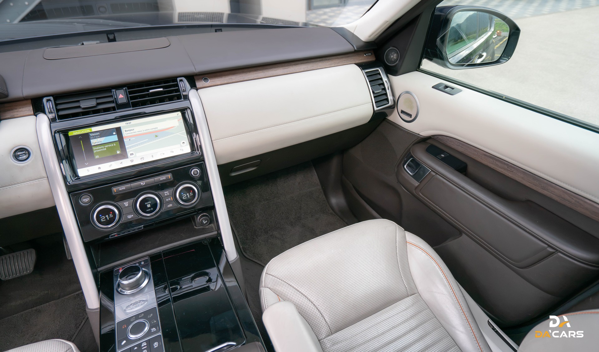 LAND ROVER Discovery 3.0 SDV6 HSE Luxury Automatic-image-13