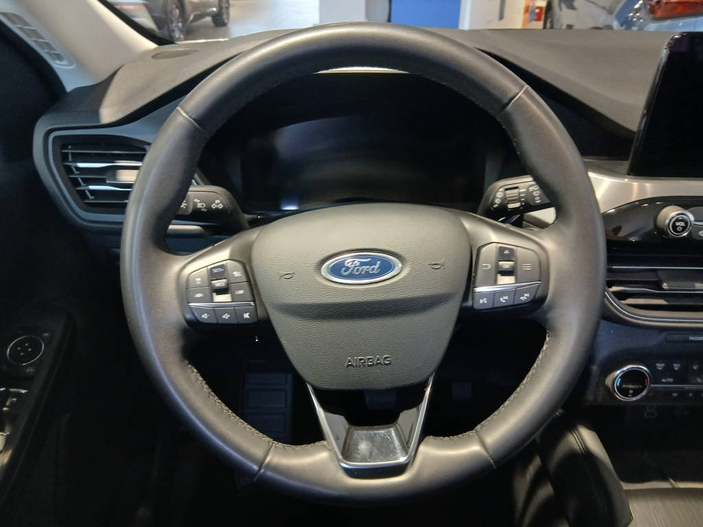 FORD Kuga 2.5 Plug-in Hybrid Titanium-image-11