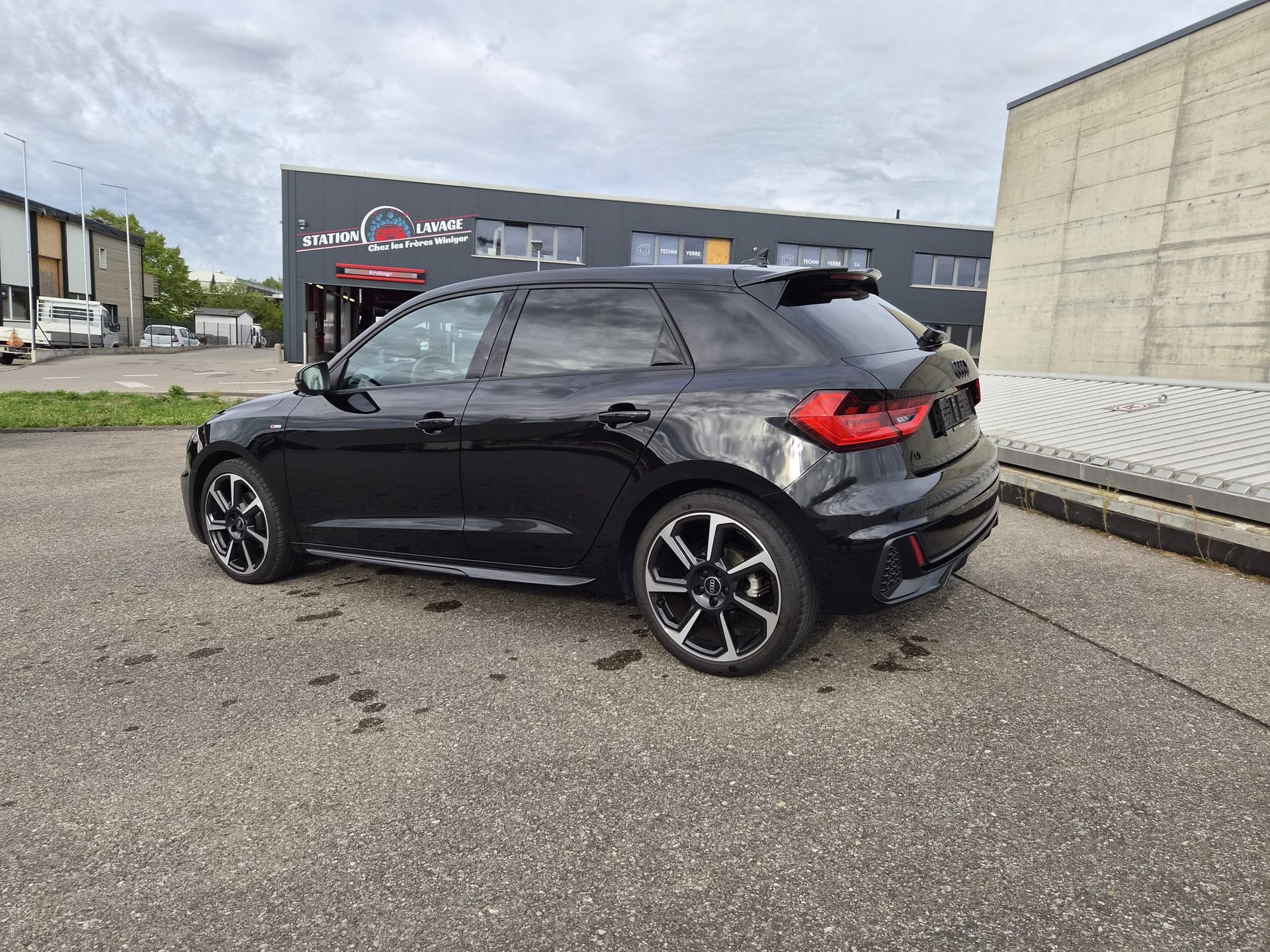 AUDI A1 Sportback 30 TFSI S Line Attraction S-tronic-image-3