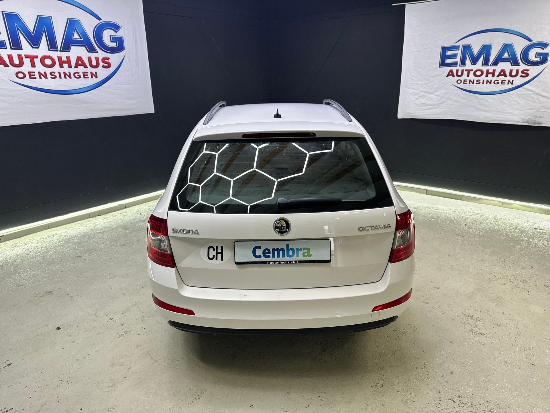 SKODA Octavia Combi 1.6 TDI Ambition DSG-image-4