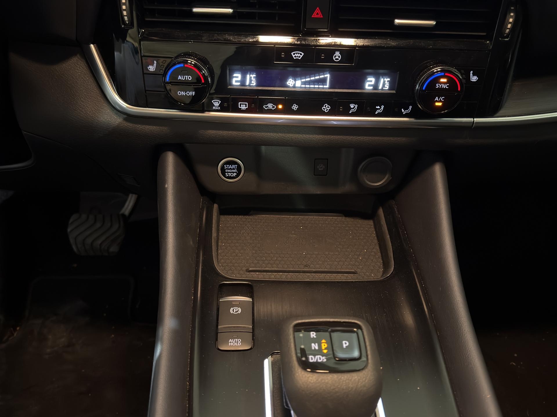 NISSAN Qashqai 1.3 DIG-T MHEV Tekna+ Xtronic 4x4-image-11
