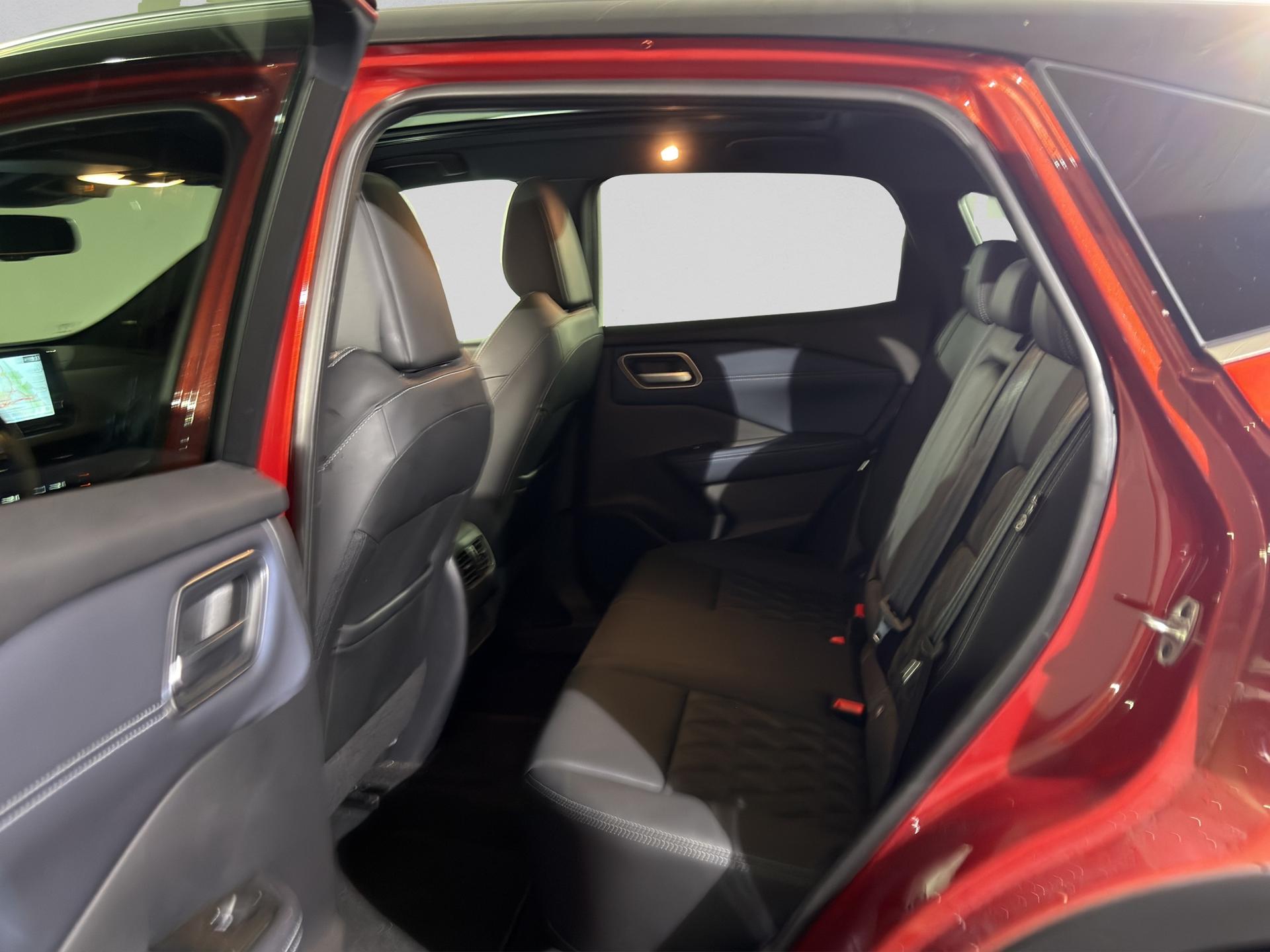 NISSAN Qashqai 1.3 DIG-T MHEV Tekna+ Xtronic 4x4-image-14