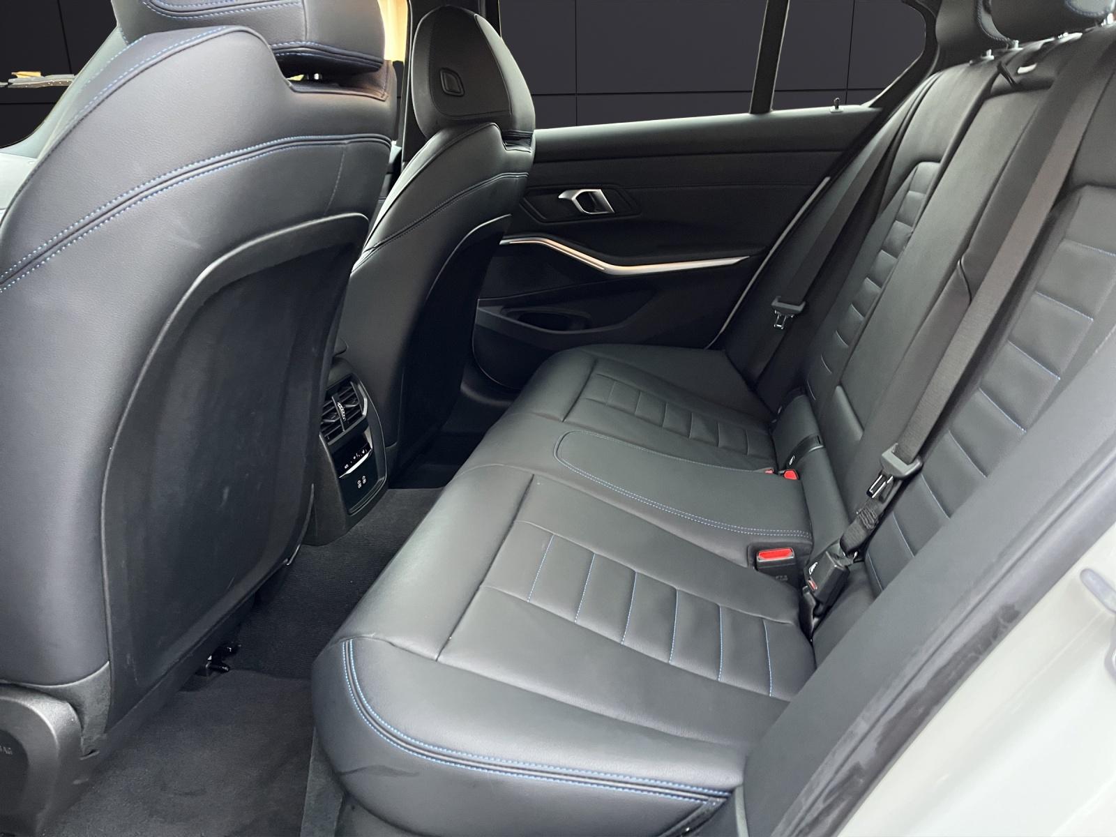 BMW 320d xDrive-image-13