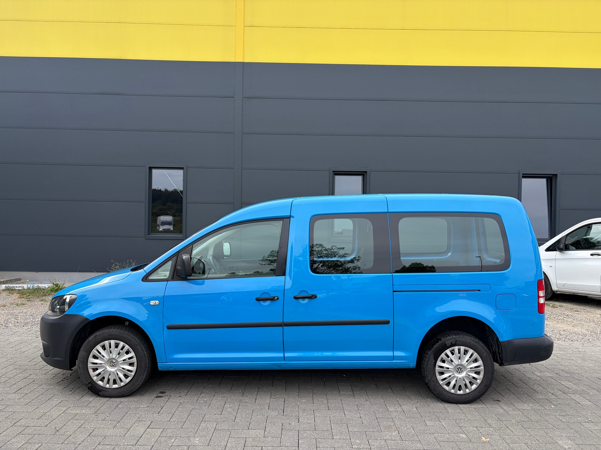 VW Caddy Maxi 2.0 TDI 4Motion-image-7