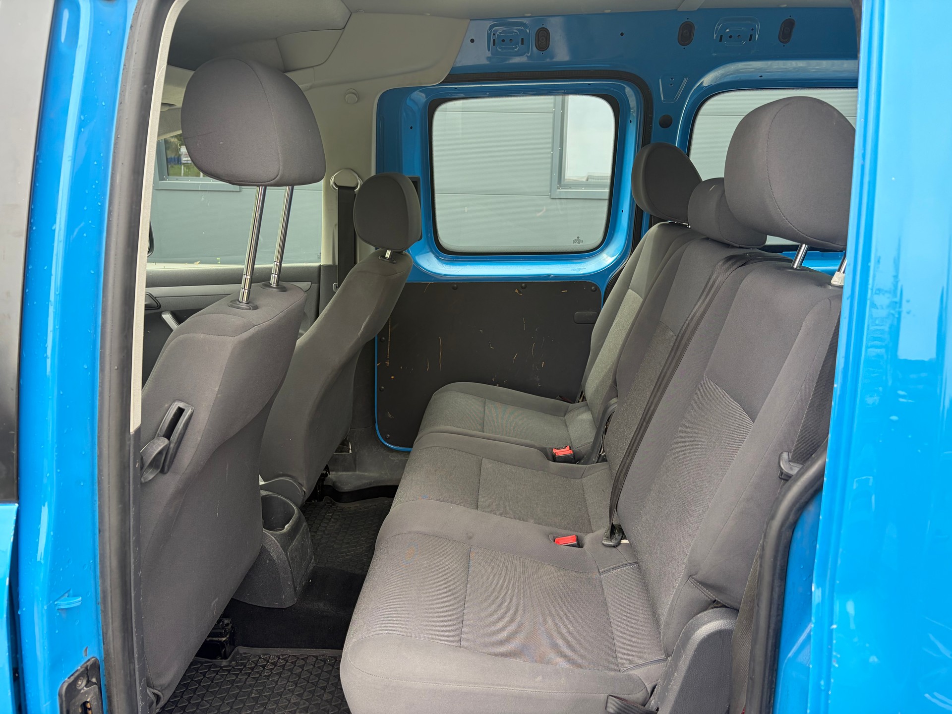 VW Caddy Maxi 2.0 TDI 4Motion-image-9
