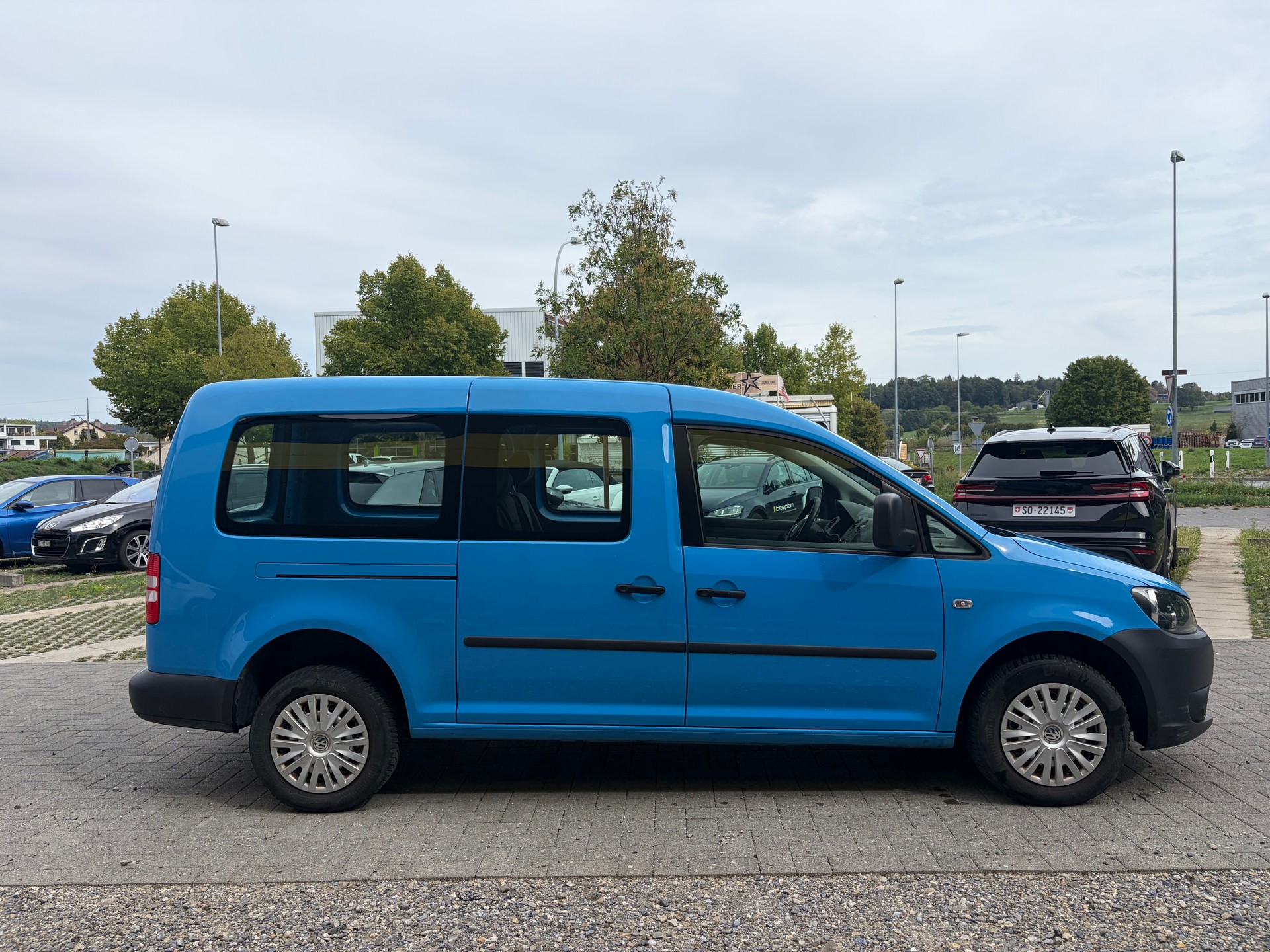 VW Caddy Maxi 2.0 TDI 4Motion-image-3