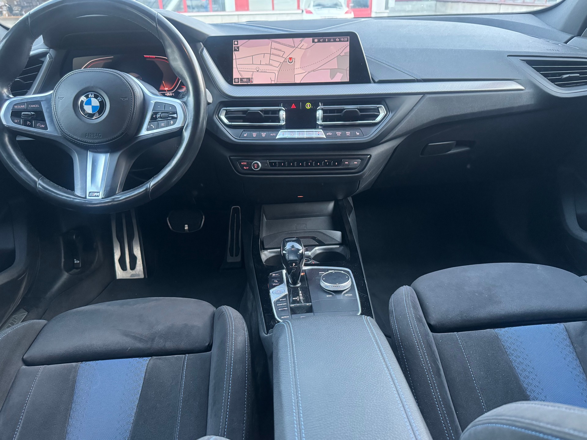 BMW 118i Pure M Sport Steptronic-image-9