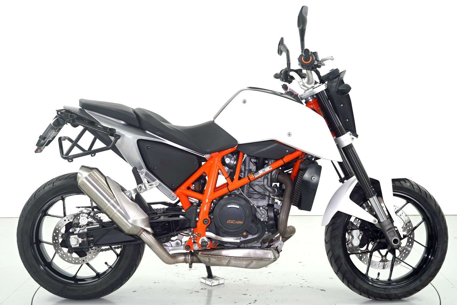 KTM 690 Duke ABS-showroom-element-3