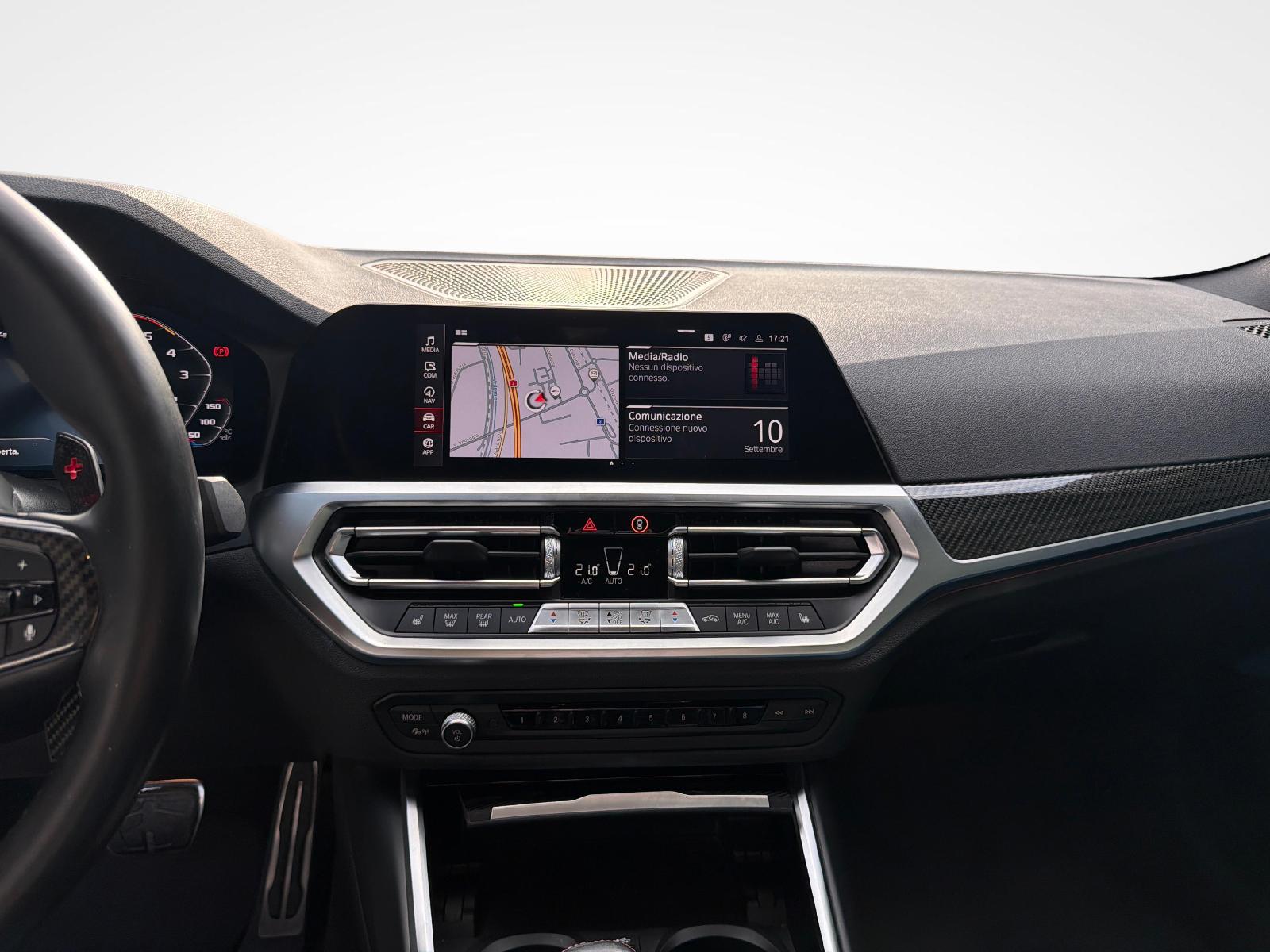 BMW M4 Competition xDrive Coupé-image-15