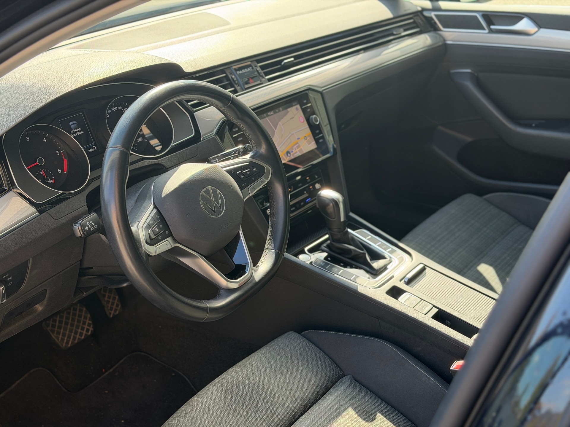 VW Passat 2.0 TDI BMT Business DSG-image-14