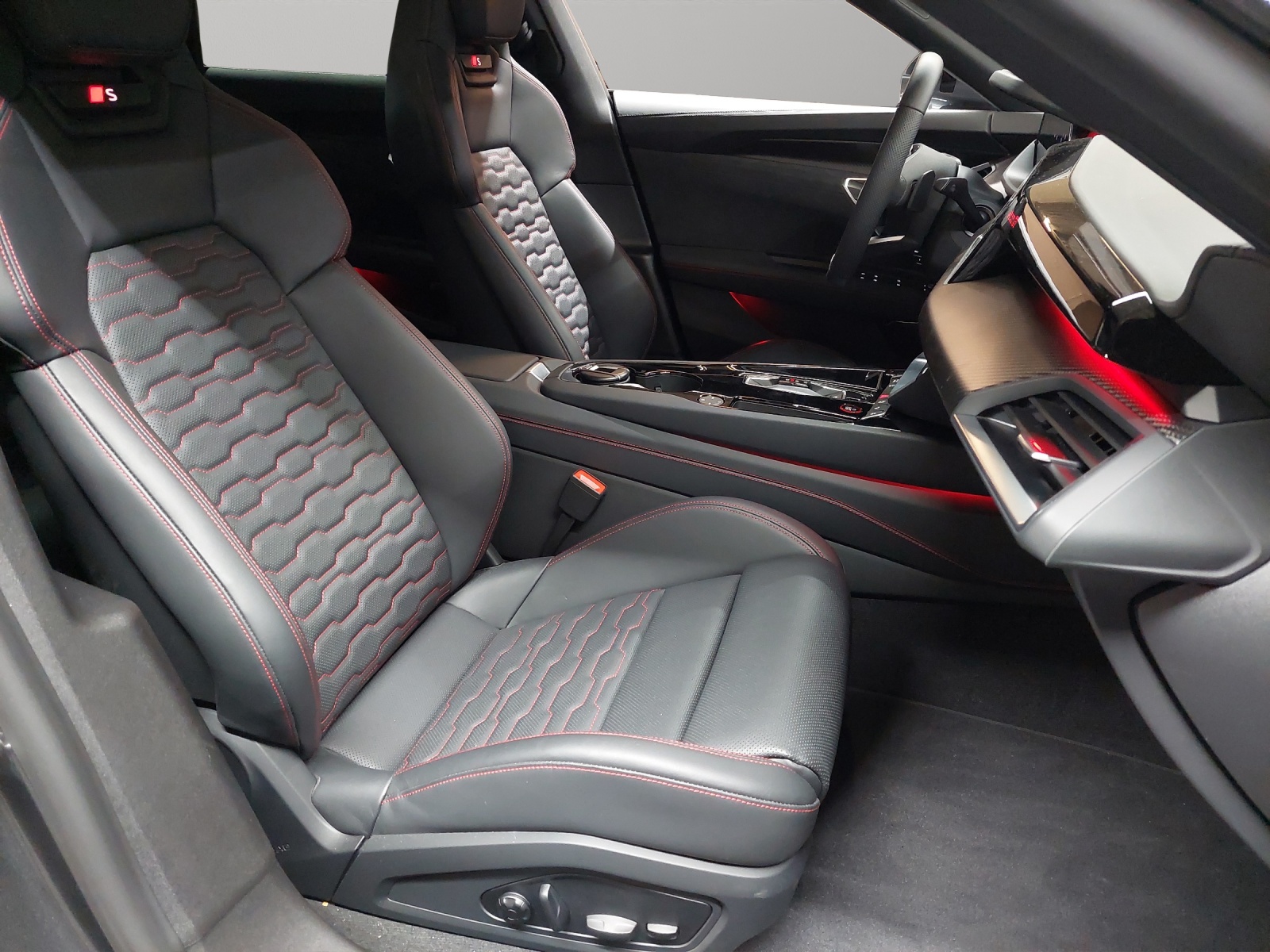 AUDI S e-tron GT quattro-image-8