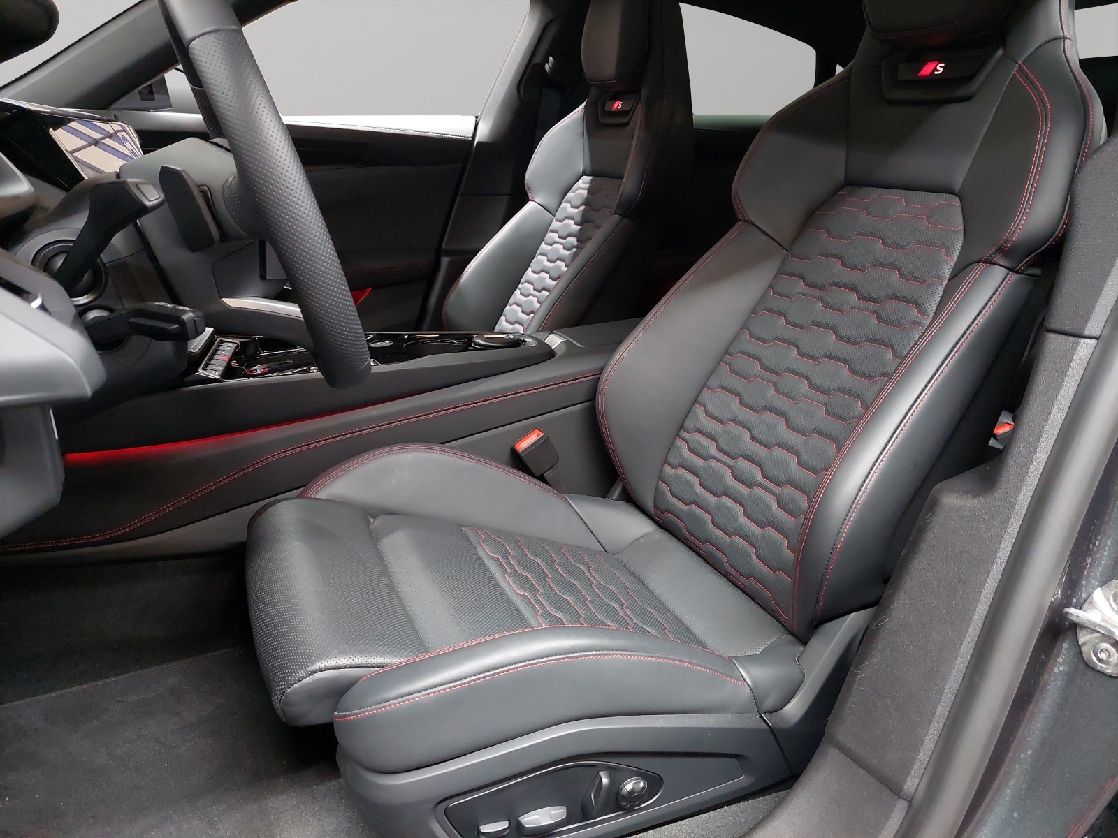AUDI S e-tron GT quattro-image-5