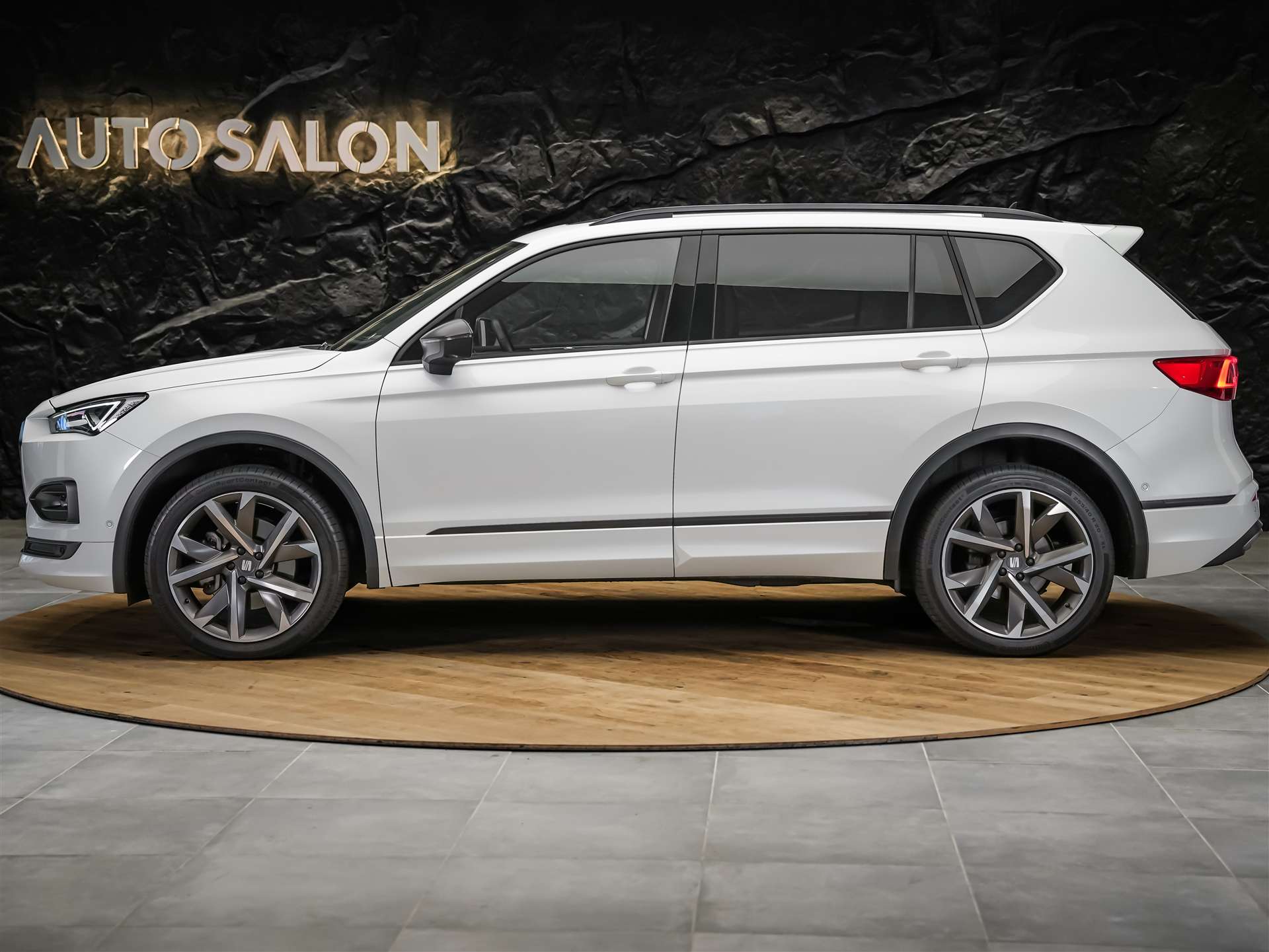 SEAT Tarraco 2.0 TDI CR FR 4Drive DSG *7 Sitze*Panorama*Beats*-image-1
