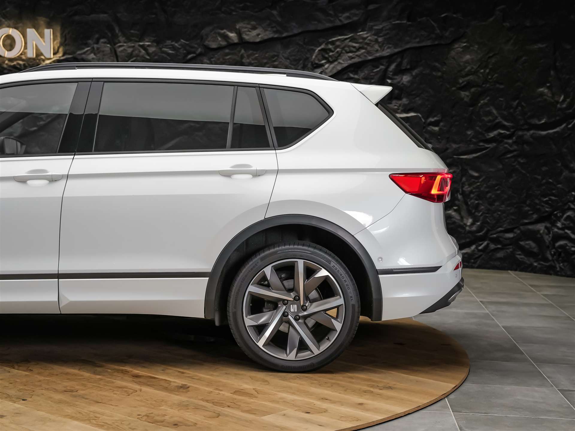 SEAT Tarraco 2.0 TDI CR FR 4Drive DSG *7 Sitze*Panorama*Beats*-image-19