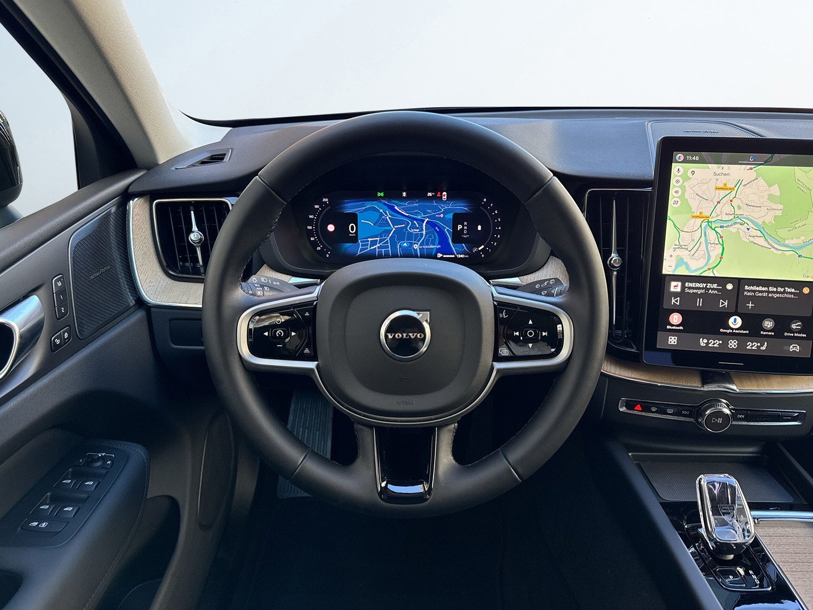 VOLVO XC60 2.0 B5 MH Plus Dark AWD-image-13