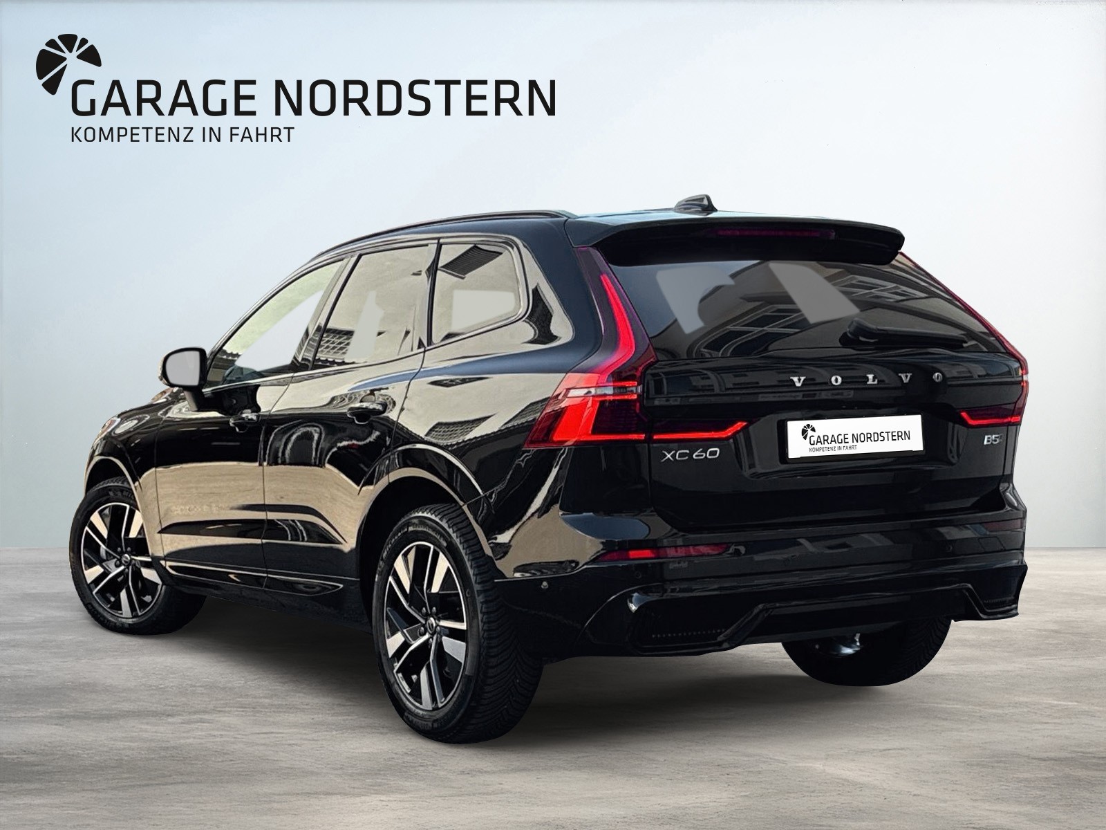 VOLVO XC60 2.0 B5 MH Plus Dark AWD-image-2