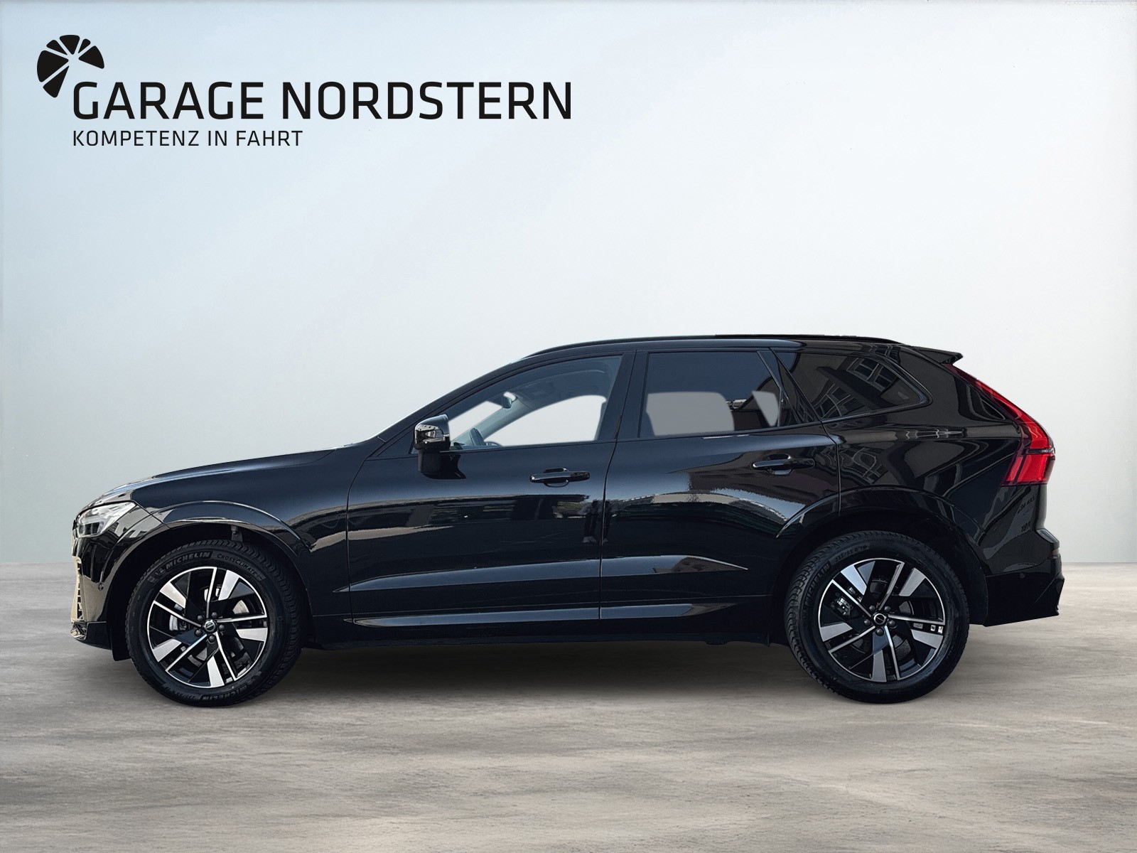 VOLVO XC60 2.0 B5 MH Plus Dark AWD-image-1