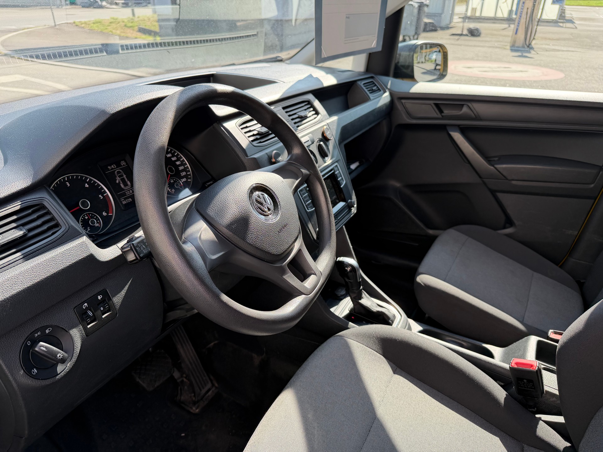 VW Caddy 2.0TDI 4Motion BlueMotion Technology DSG-image-32