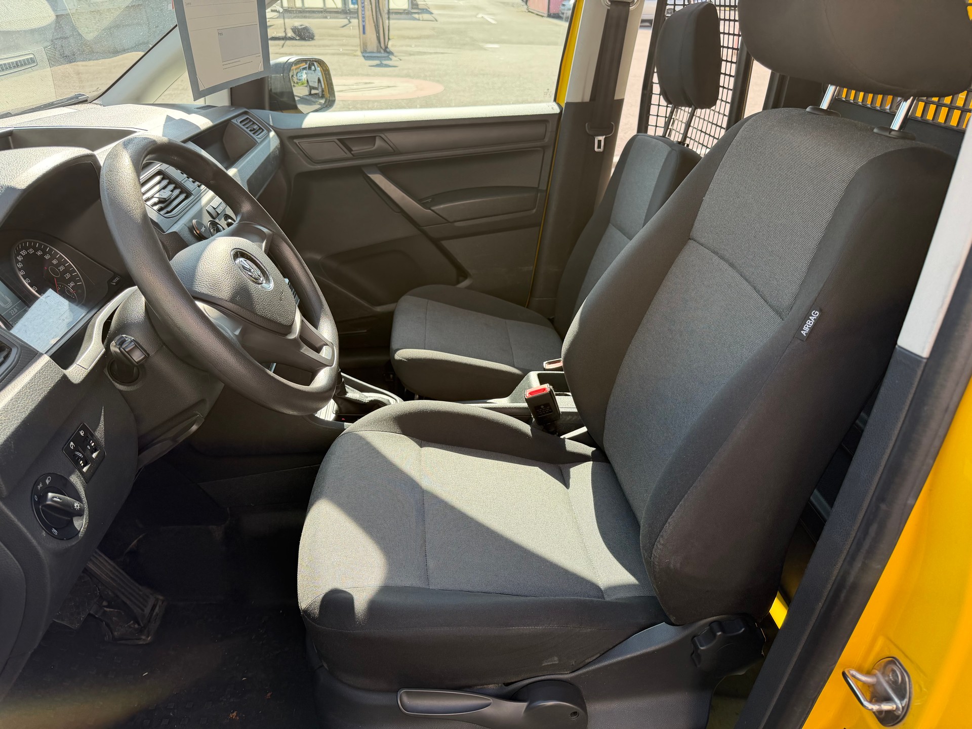 VW Caddy 2.0TDI 4Motion BlueMotion Technology DSG-image-28