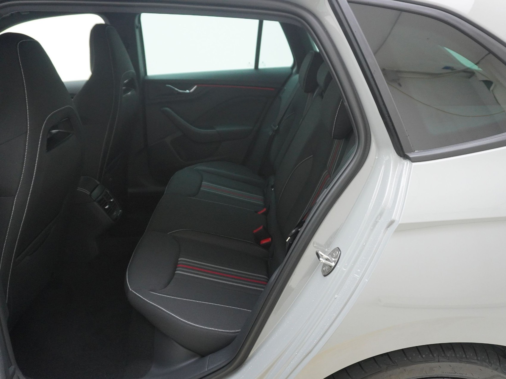 SKODA Scala 1.5 TSI Monte Carlo DSG-image-14