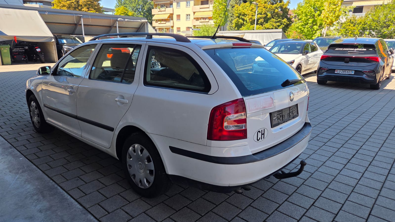 SKODA Octavia 1.9 TDI Swiss Adventure 4x4-image-3