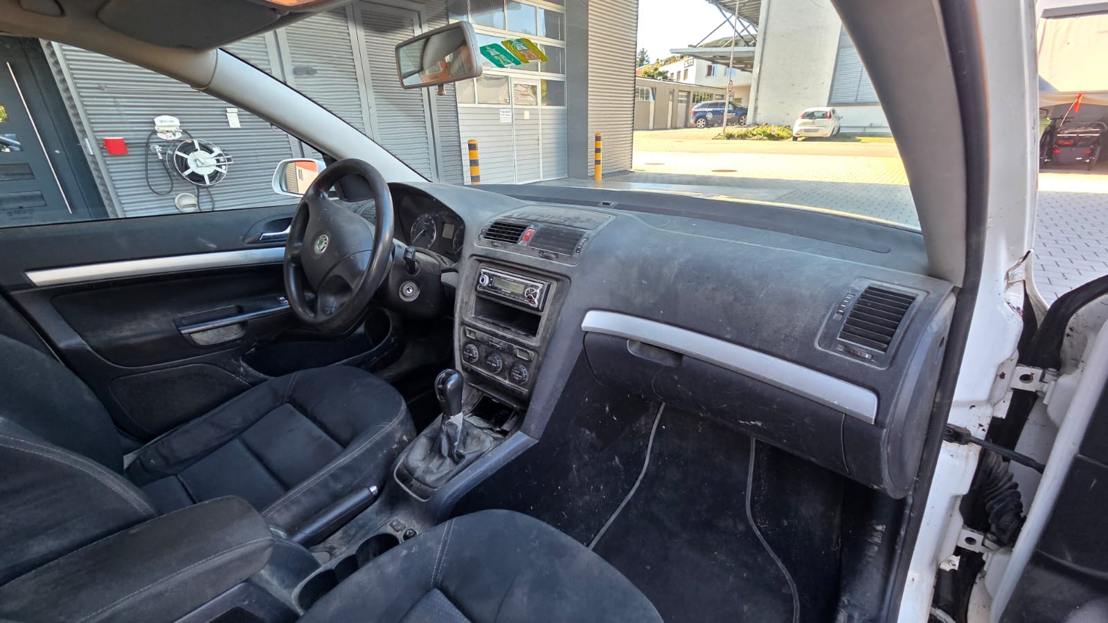 SKODA Octavia 1.9 TDI Swiss Adventure 4x4-image-15