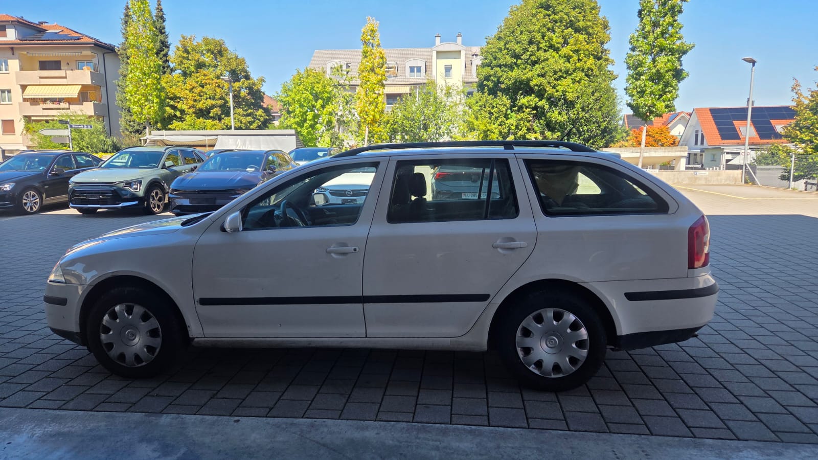 SKODA Octavia 1.9 TDI Swiss Adventure 4x4-image-2