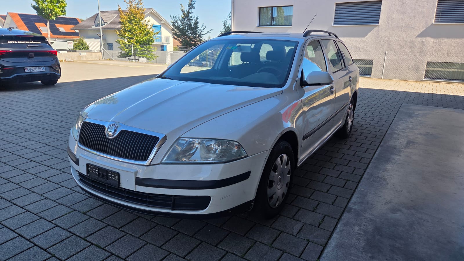 SKODA Octavia 1.9 TDI Swiss Adventure 4x4-image-0
