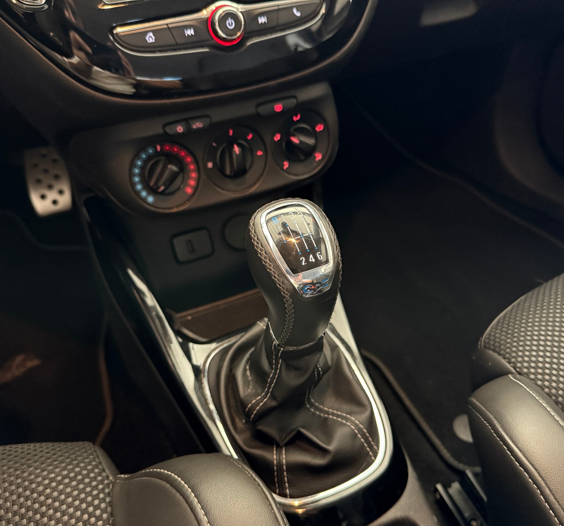 OPEL Corsa 1.6 Turbo OPC-image-8