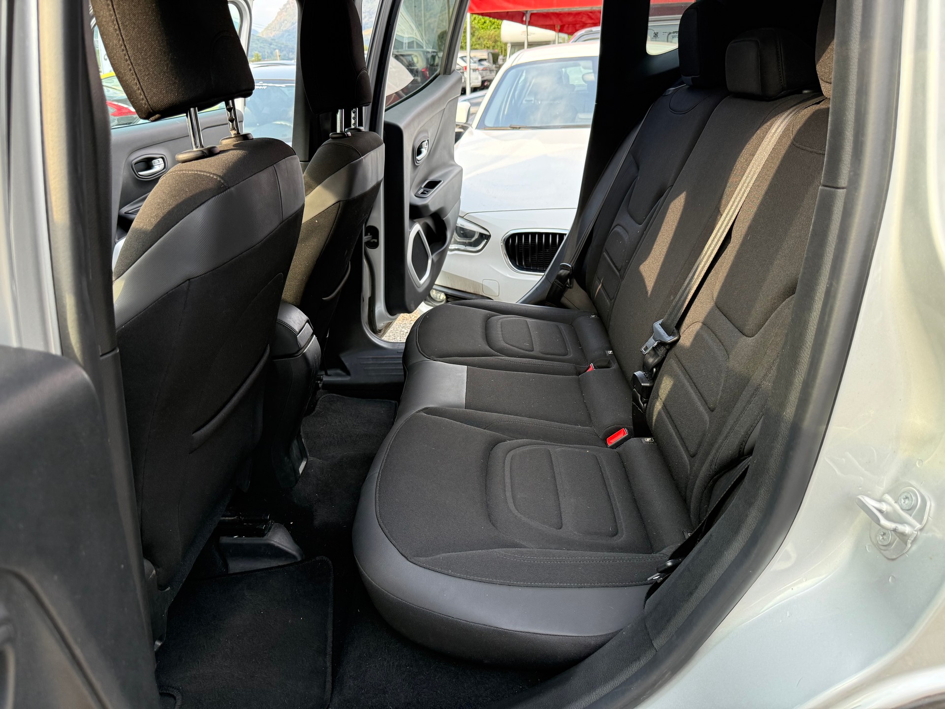 JEEP Renegade 2.0 CRD Limited AWD-image-9