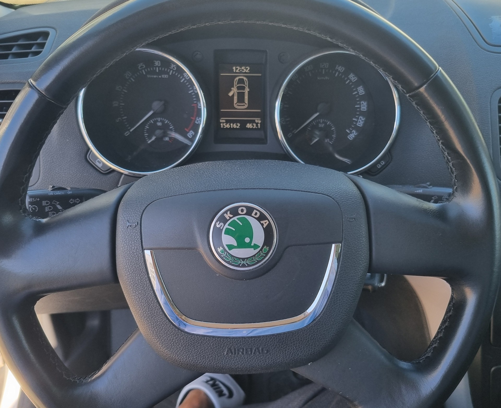 SKODA 1.6 TDI Greenline-image-9