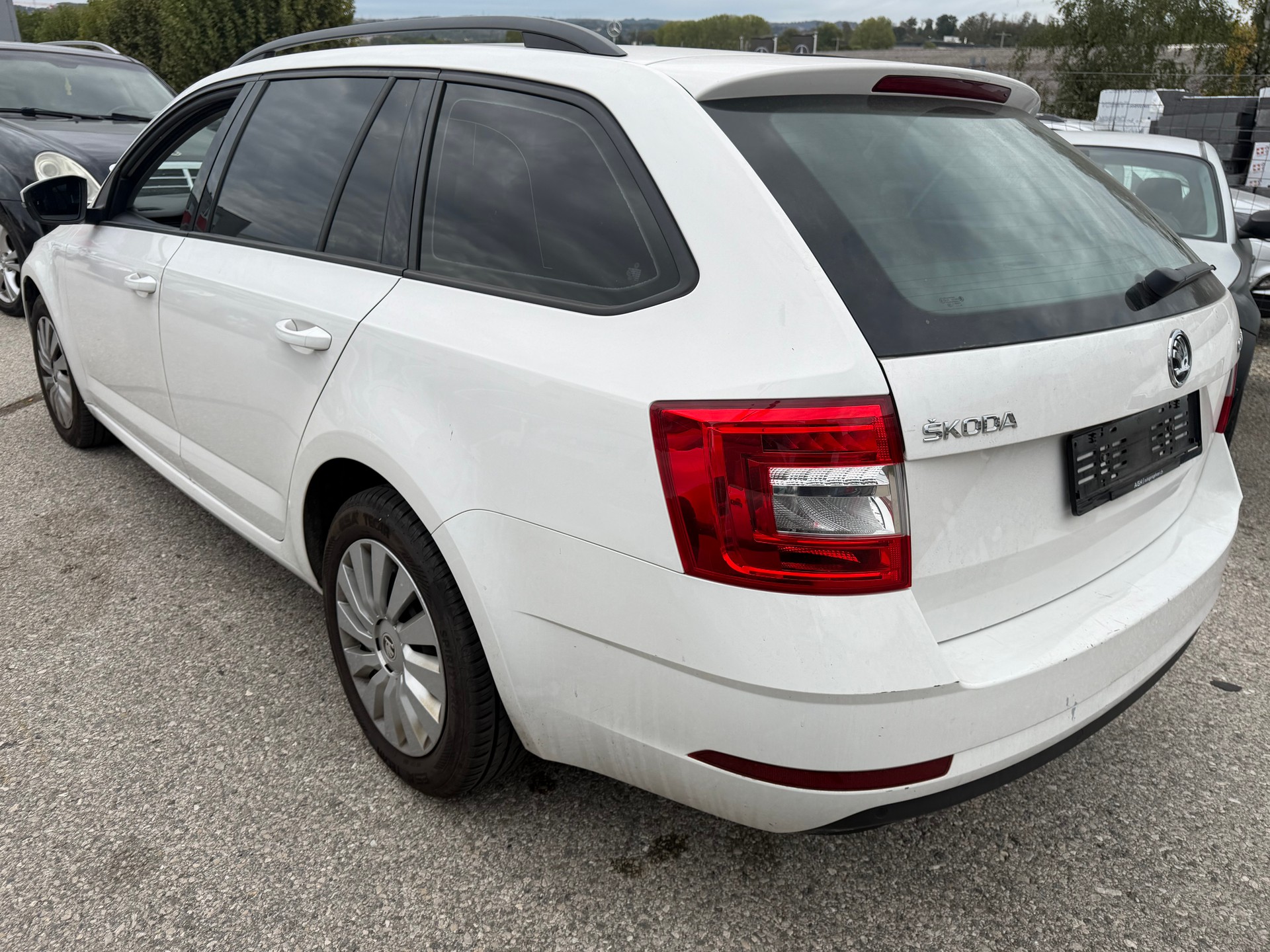 SKODA Octavia Combi 1.6 TDI Clever-image-5