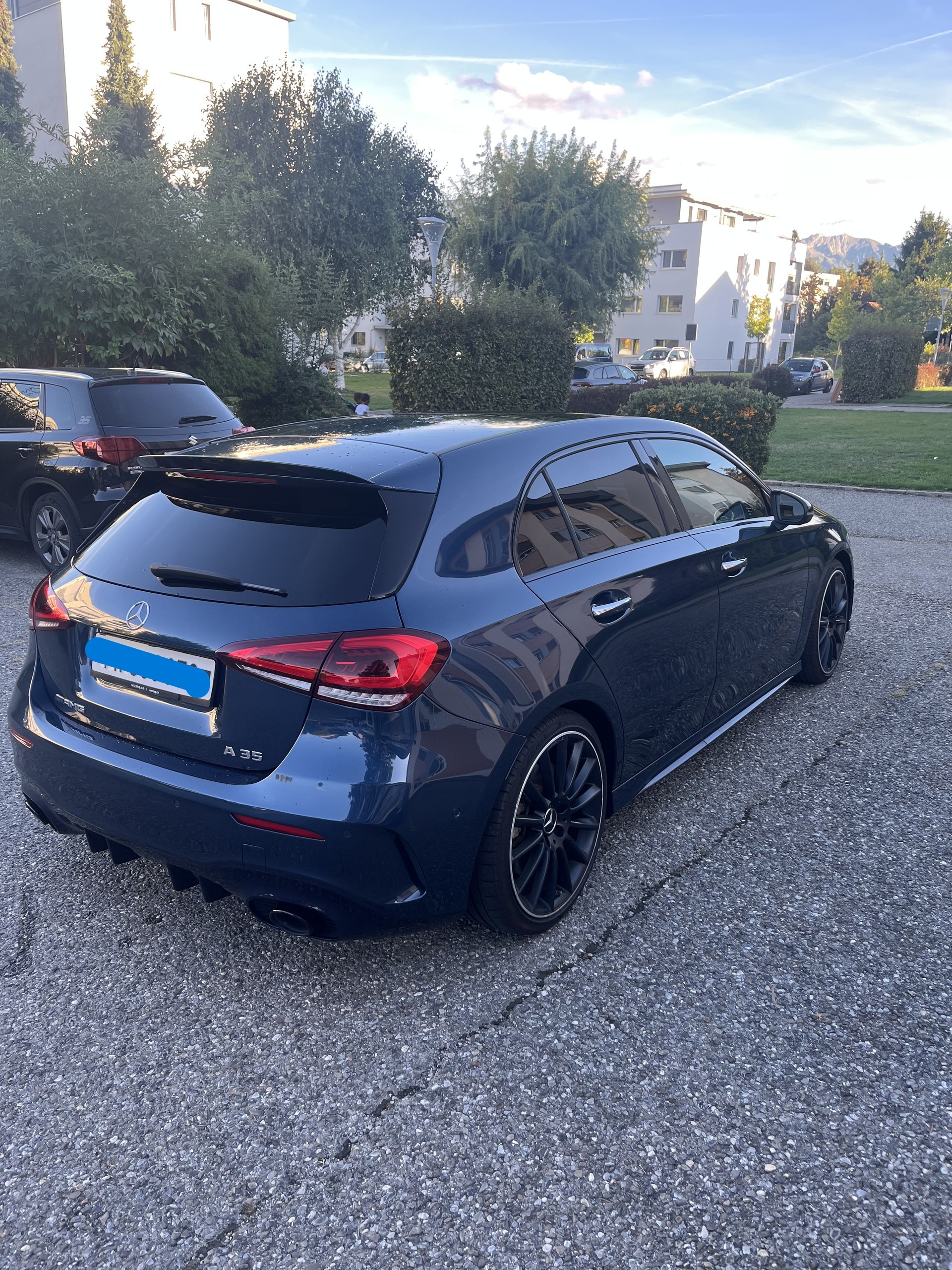 MERCEDES-BENZ A 35 AMG 4matic (Limousine)-image-2