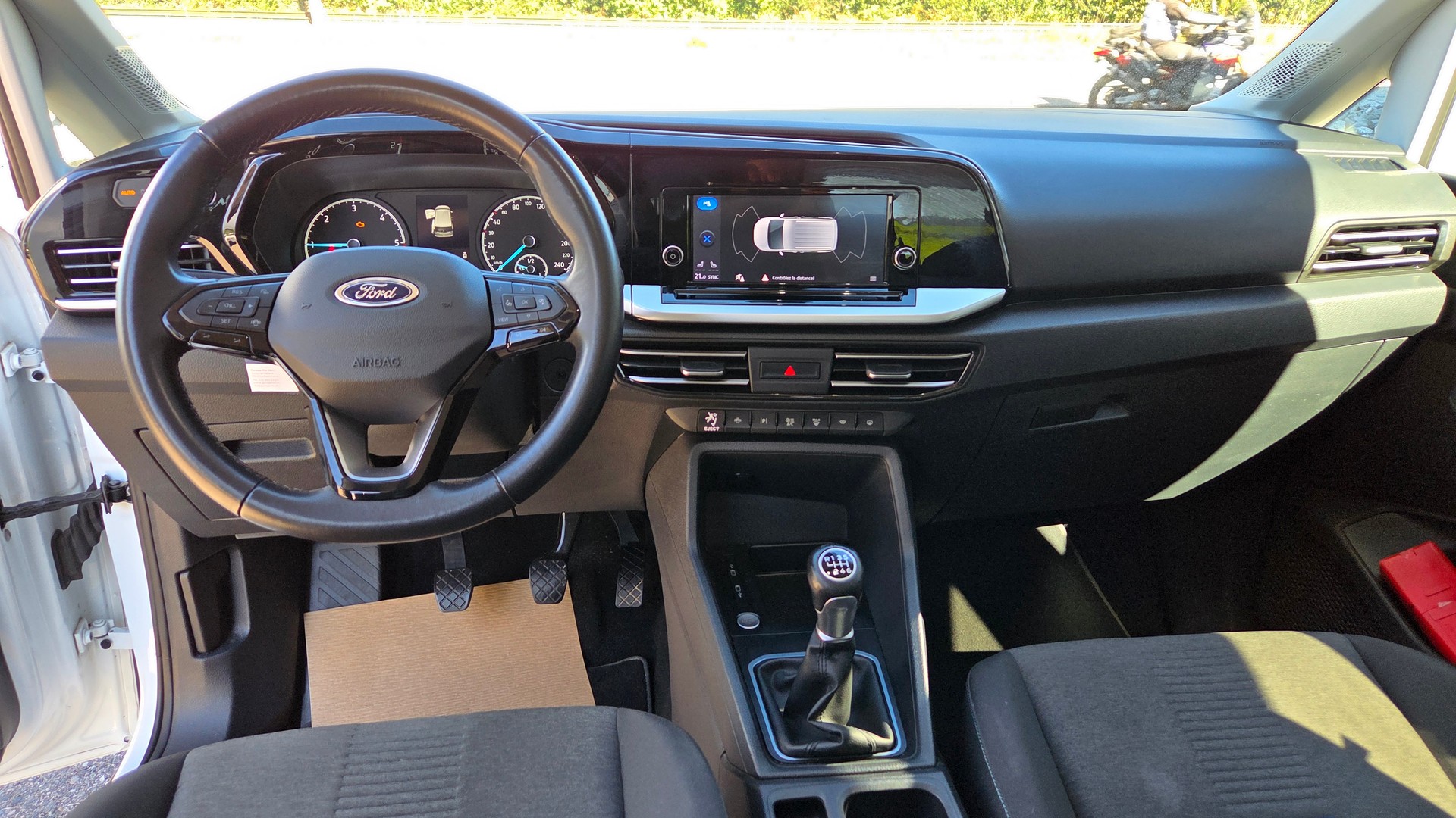 FORD Tourneo Connect 2.0 EcoBlue Active-image-11