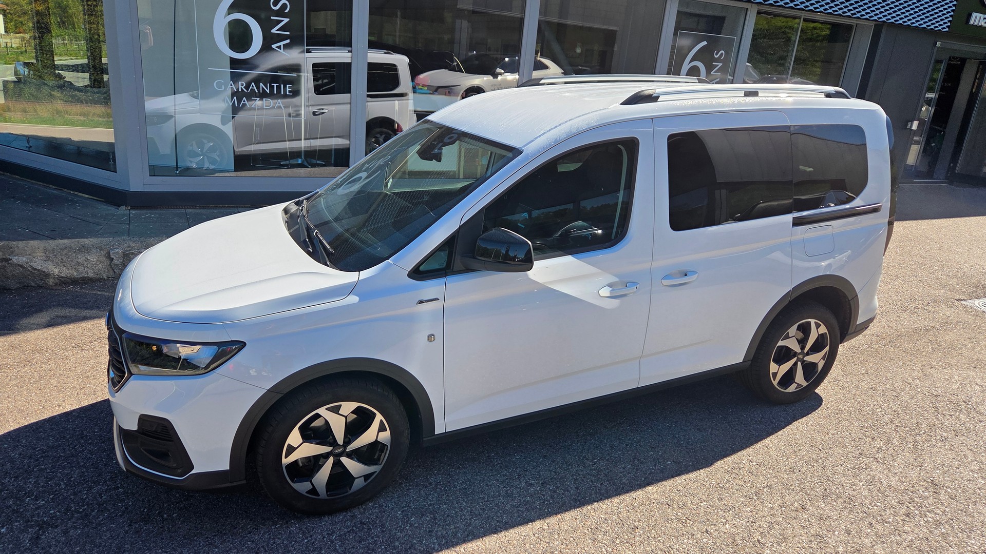 FORD Tourneo Connect 2.0 EcoBlue Active-image-7