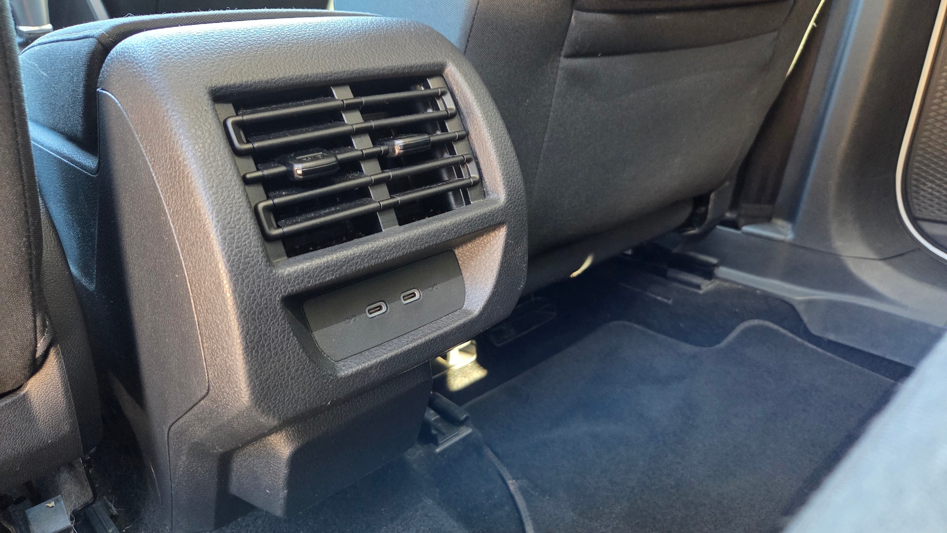 FORD Tourneo Connect 2.0 EcoBlue Active-image-10
