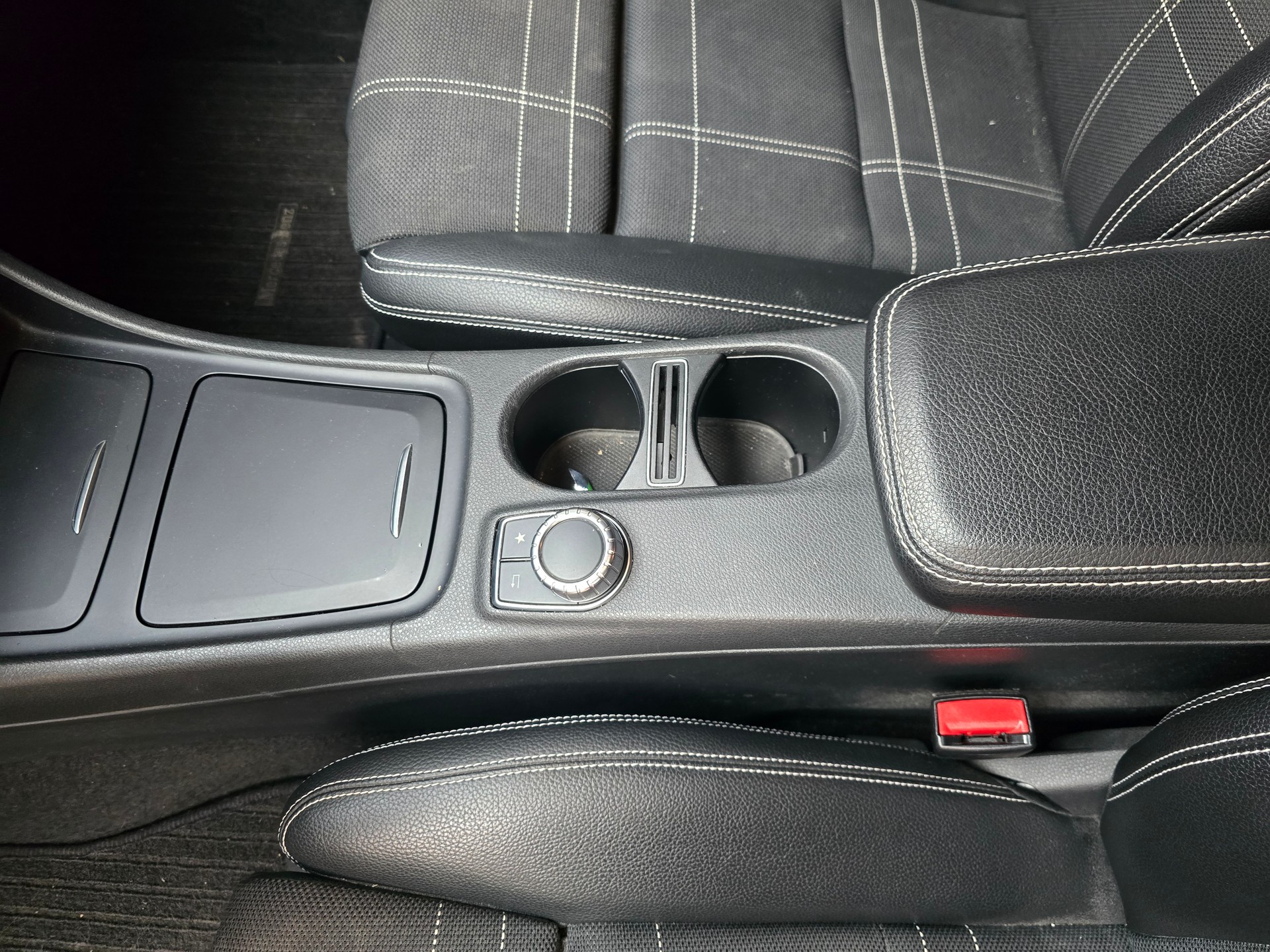 MERCEDES-BENZ CLA Shooting Brake 220 CDI 4Matic 7G-DCT-image-7