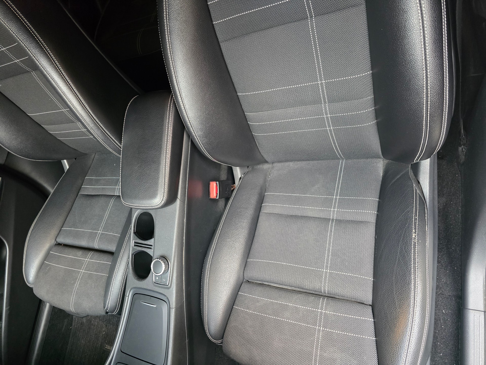 MERCEDES-BENZ CLA Shooting Brake 220 CDI 4Matic 7G-DCT-image-8