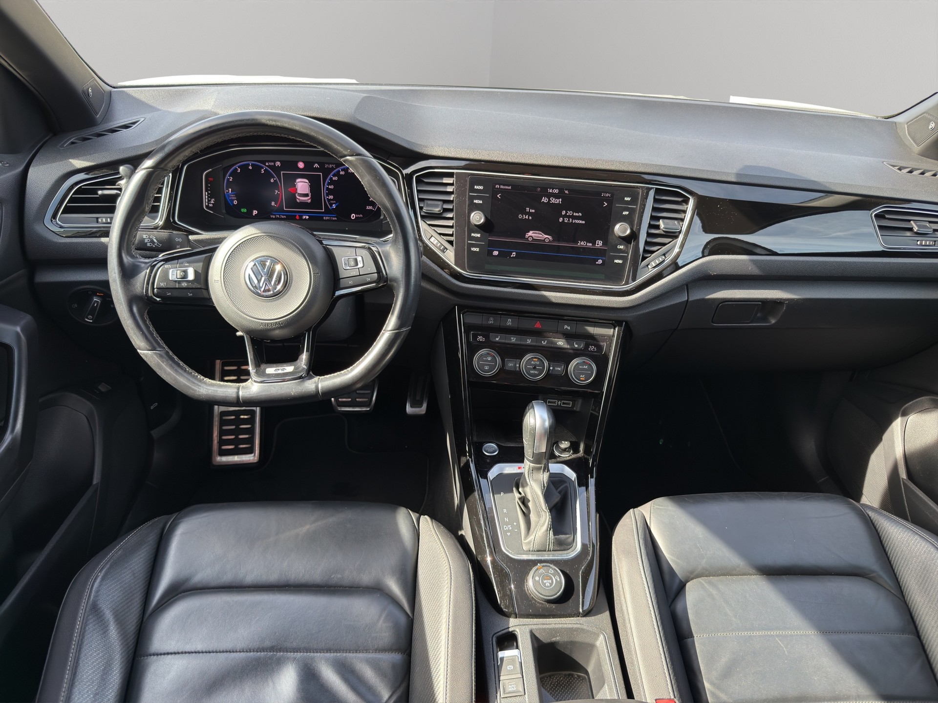 VW T-Roc 2.0 TSI R DSG 4Motion-image-12