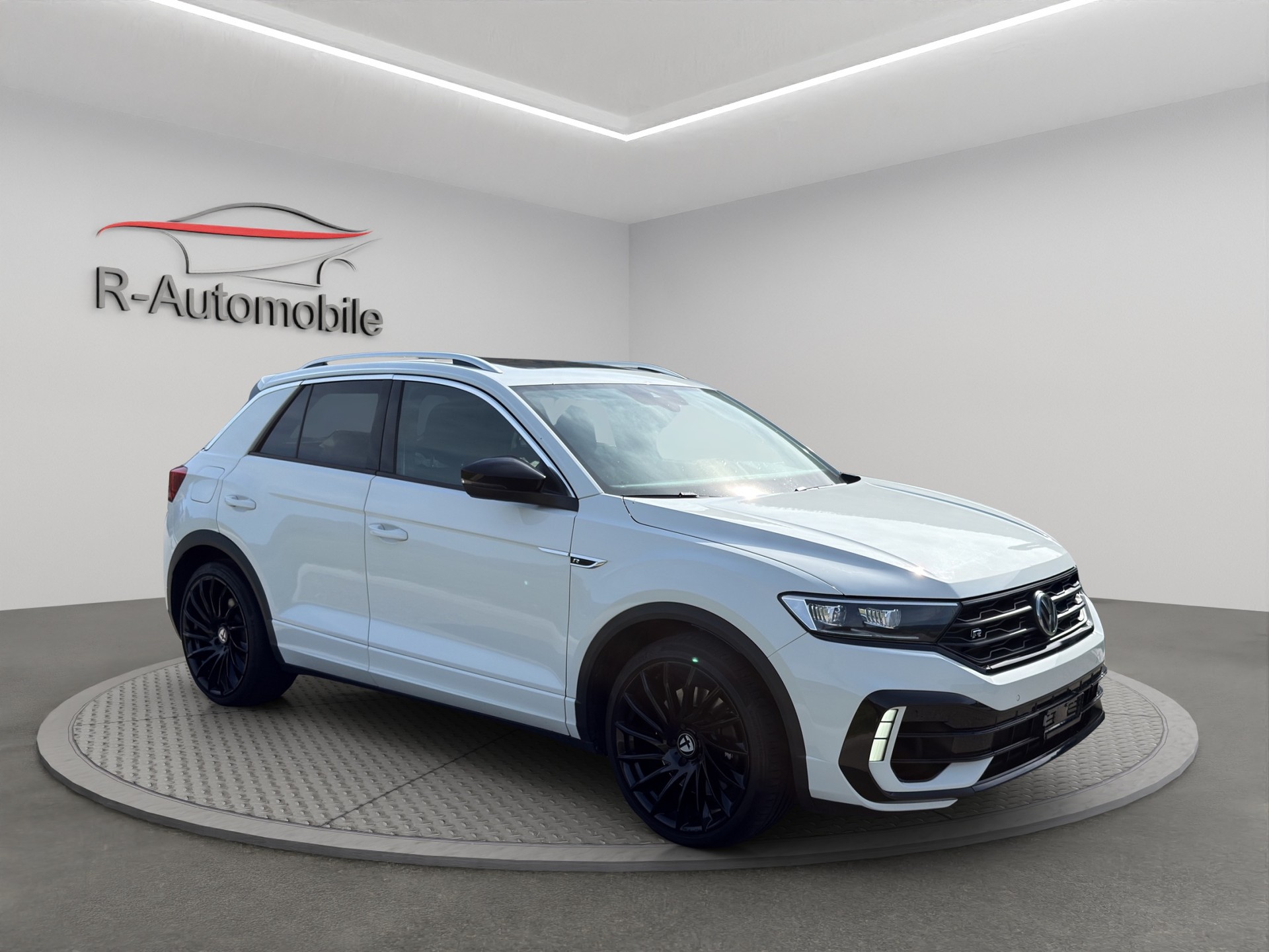 VW T-Roc 2.0 TSI R DSG 4Motion-image-6