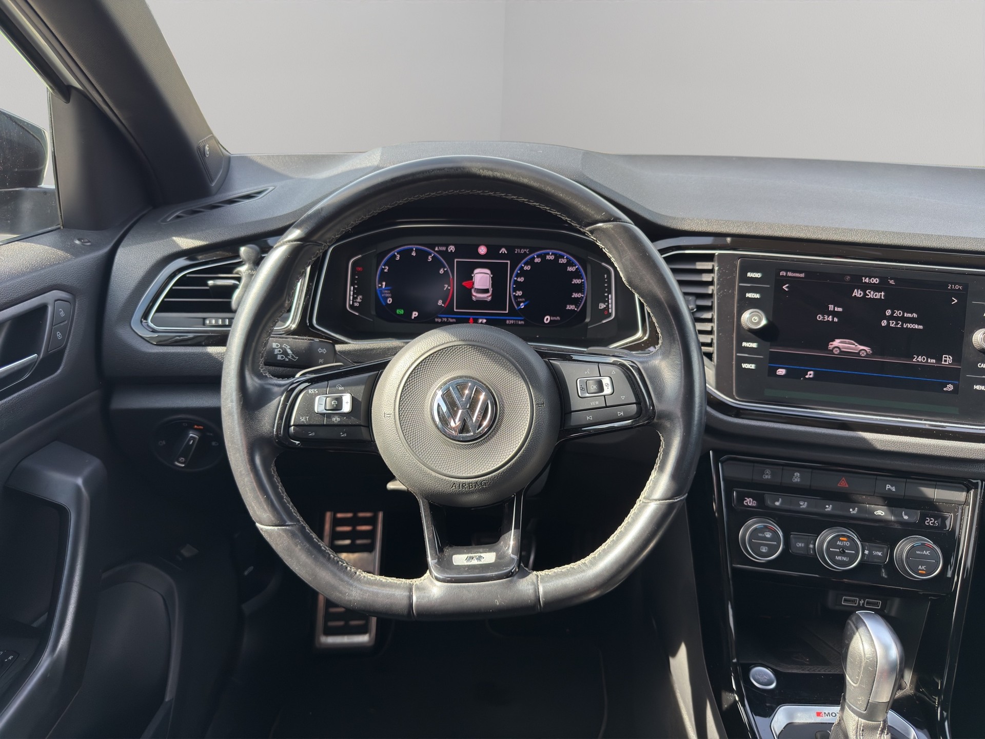 VW T-Roc 2.0 TSI R DSG 4Motion-image-11