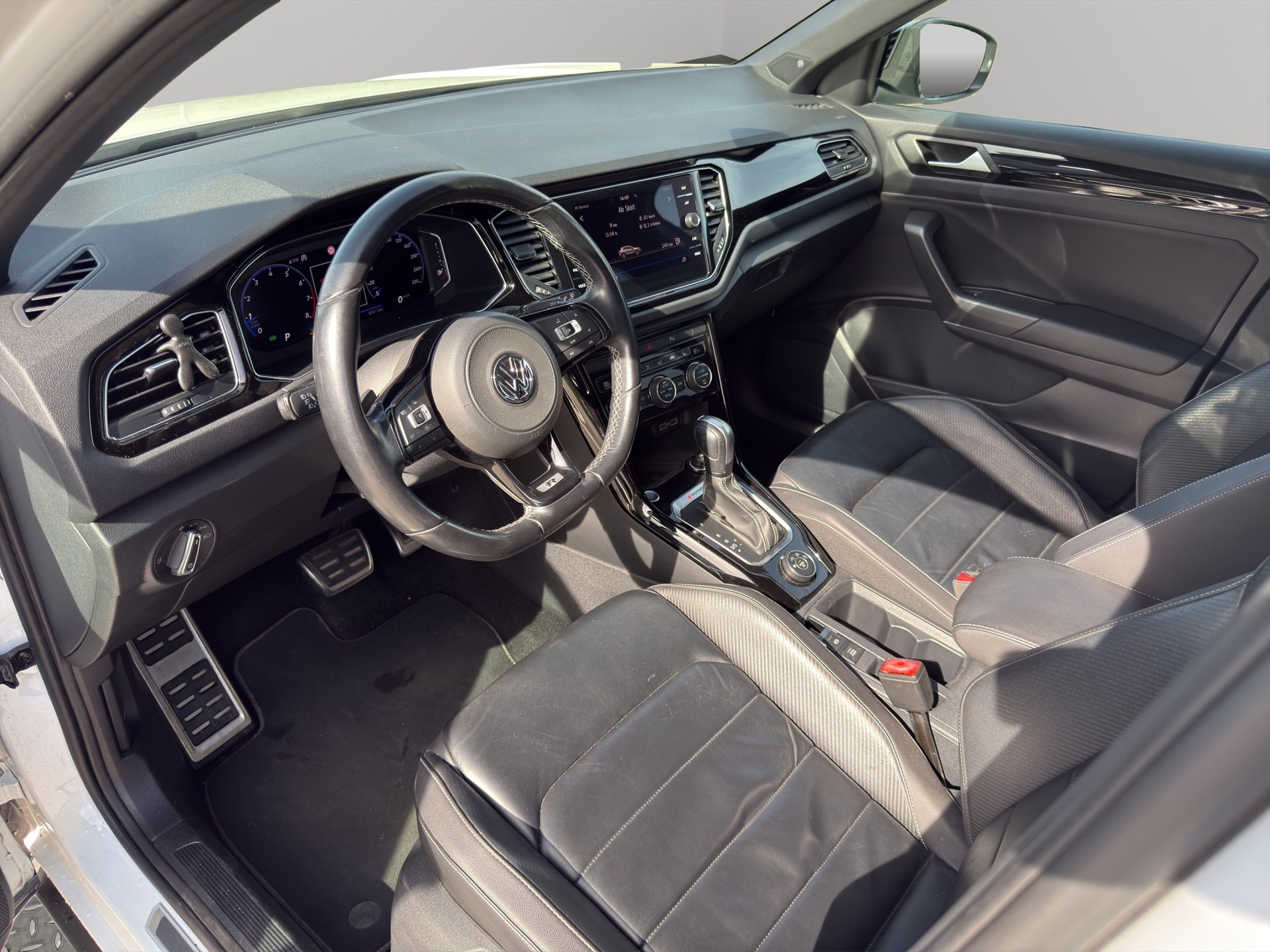 VW T-Roc 2.0 TSI R DSG 4Motion-image-10