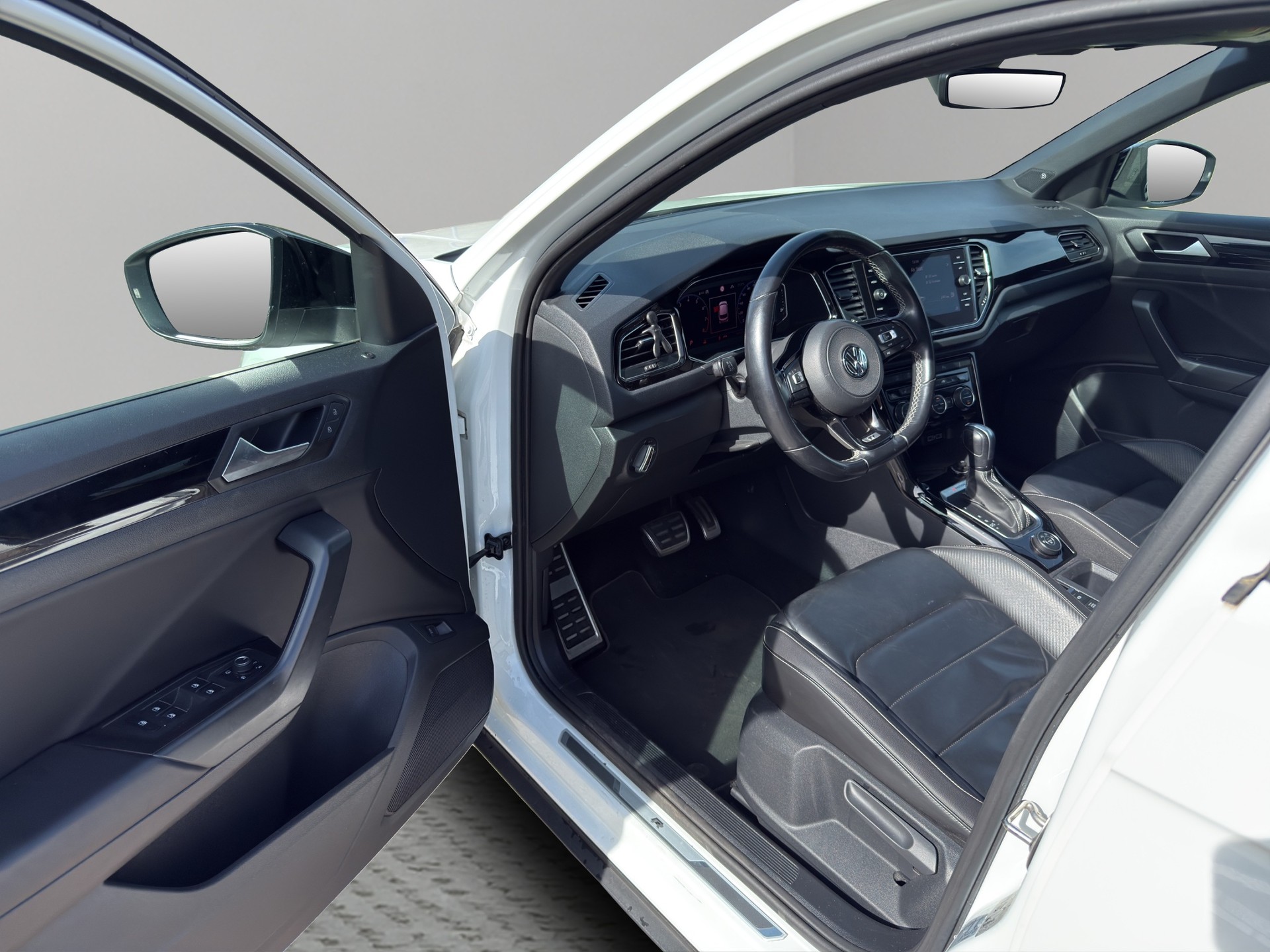 VW T-Roc 2.0 TSI R DSG 4Motion-image-8