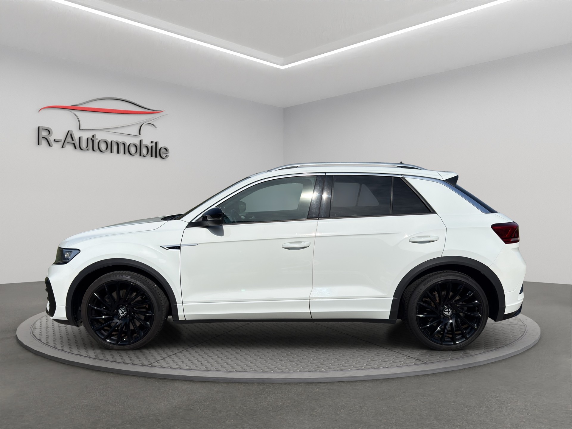 VW T-Roc 2.0 TSI R DSG 4Motion-image-1