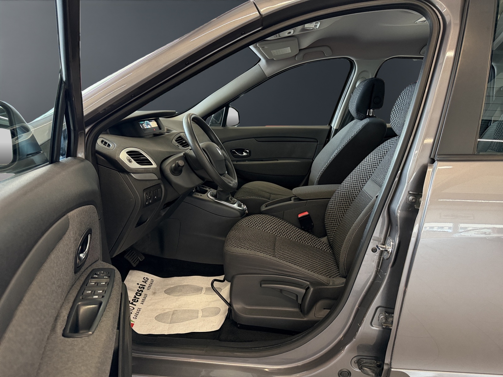 RENAULT Scénic 1.5 dCi Expression EDC-image-14