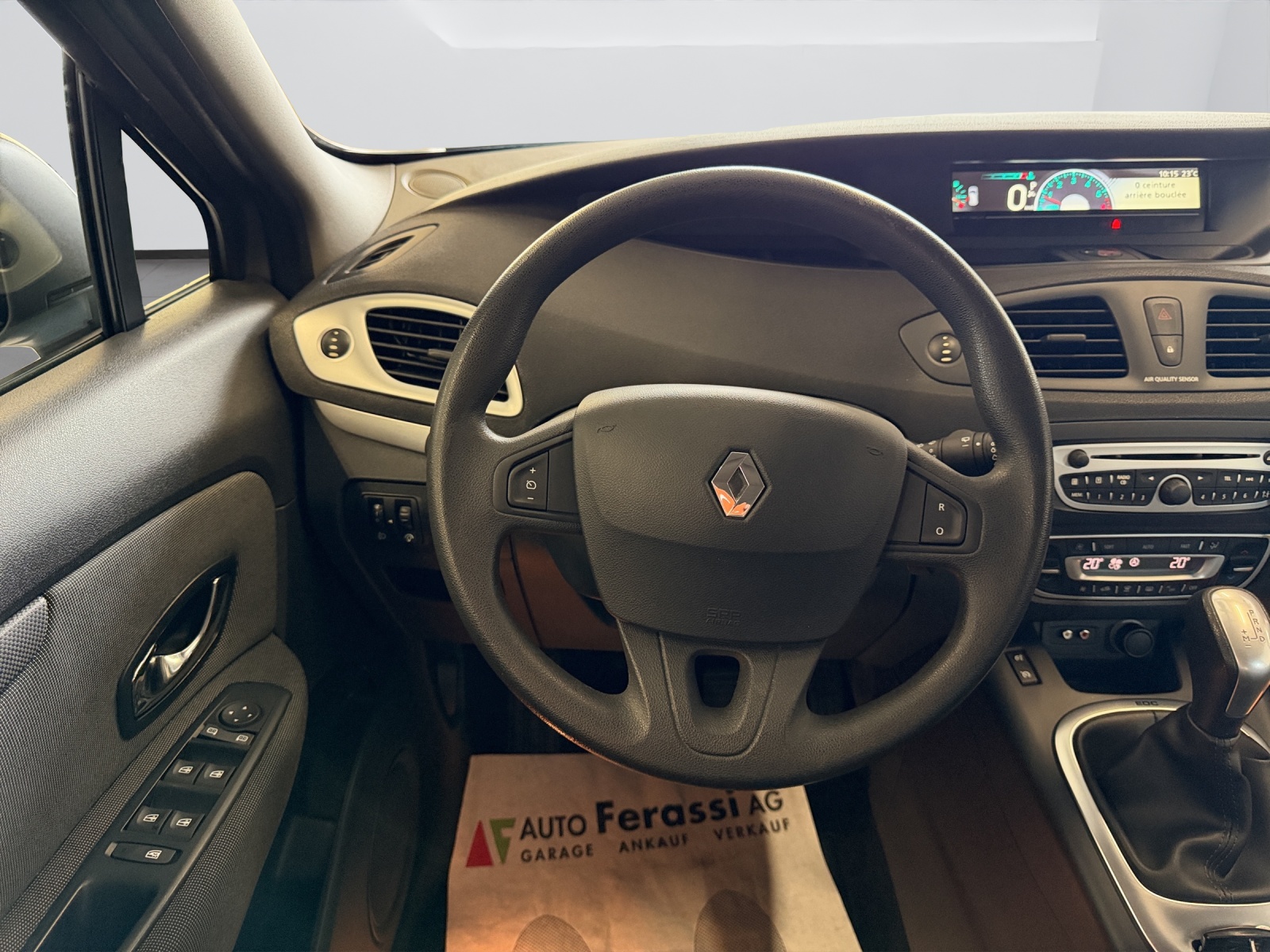RENAULT Scénic 1.5 dCi Expression EDC-image-13