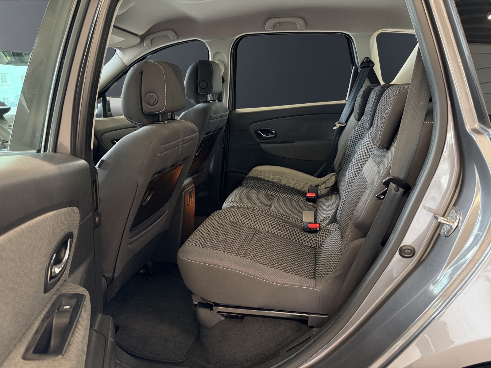 RENAULT Scénic 1.5 dCi Expression EDC-image-12