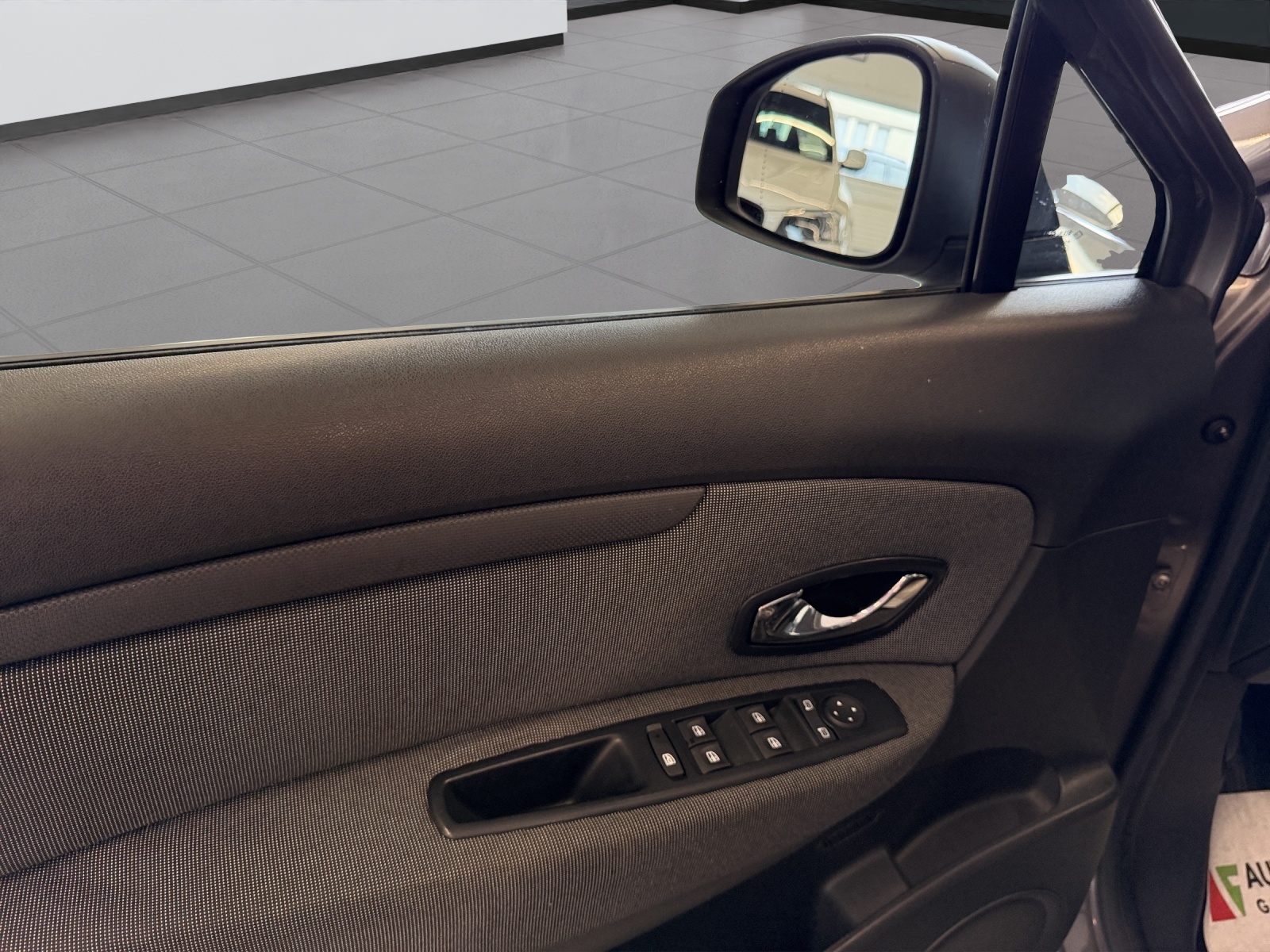 RENAULT Scénic 1.5 dCi Expression EDC-image-15