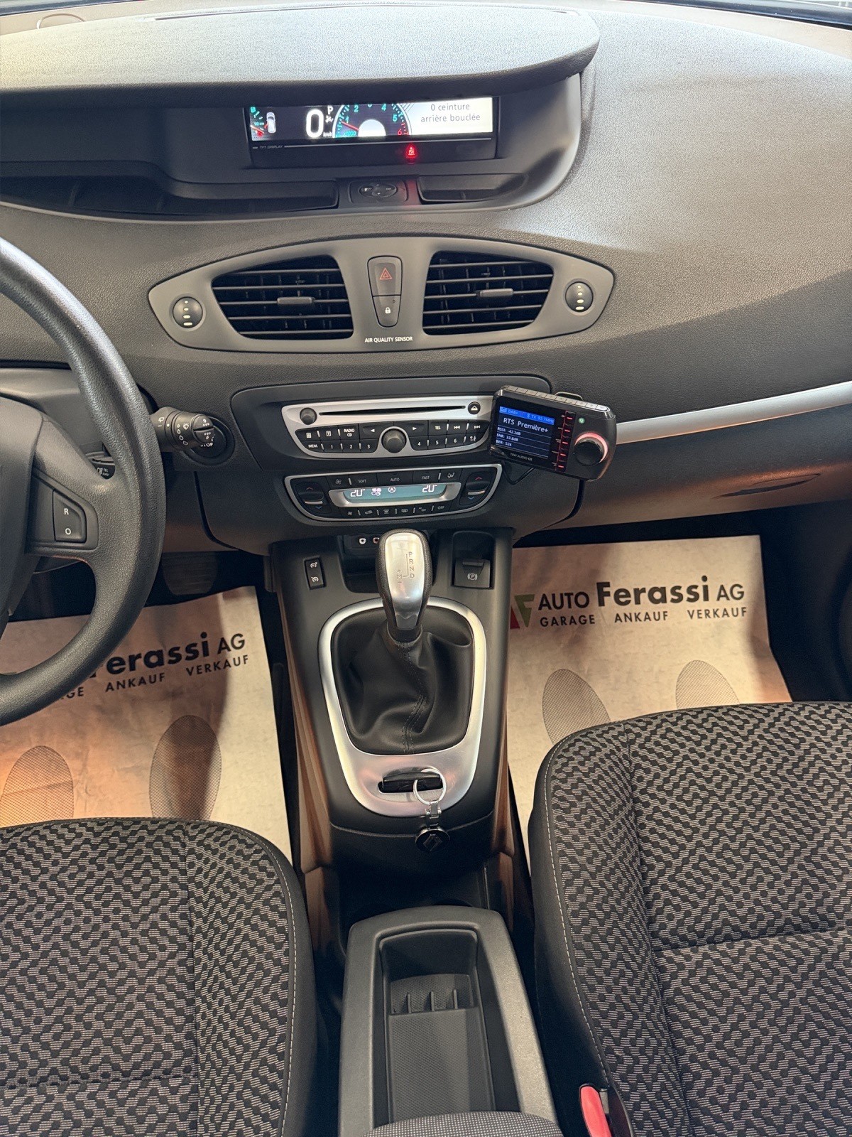 RENAULT Scénic 1.5 dCi Expression EDC-image-17